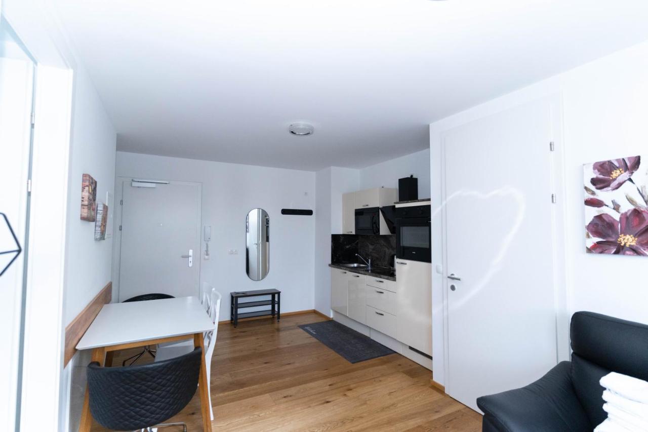 Modern Apartment With Tiny Garden Near City Center Viena Exterior foto