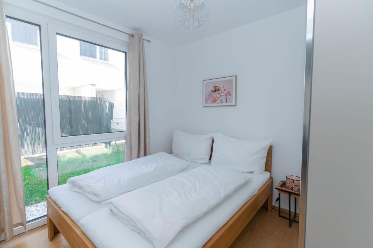 Modern Apartment With Tiny Garden Near City Center Viena Exterior foto