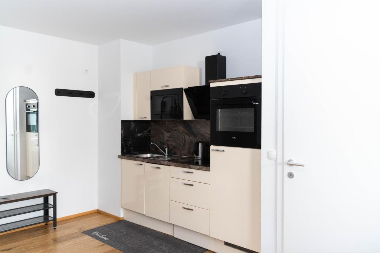 Modern Apartment With Tiny Garden Near City Center Viena Exterior foto