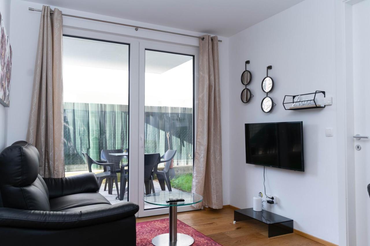 Modern Apartment With Tiny Garden Near City Center Viena Exterior foto